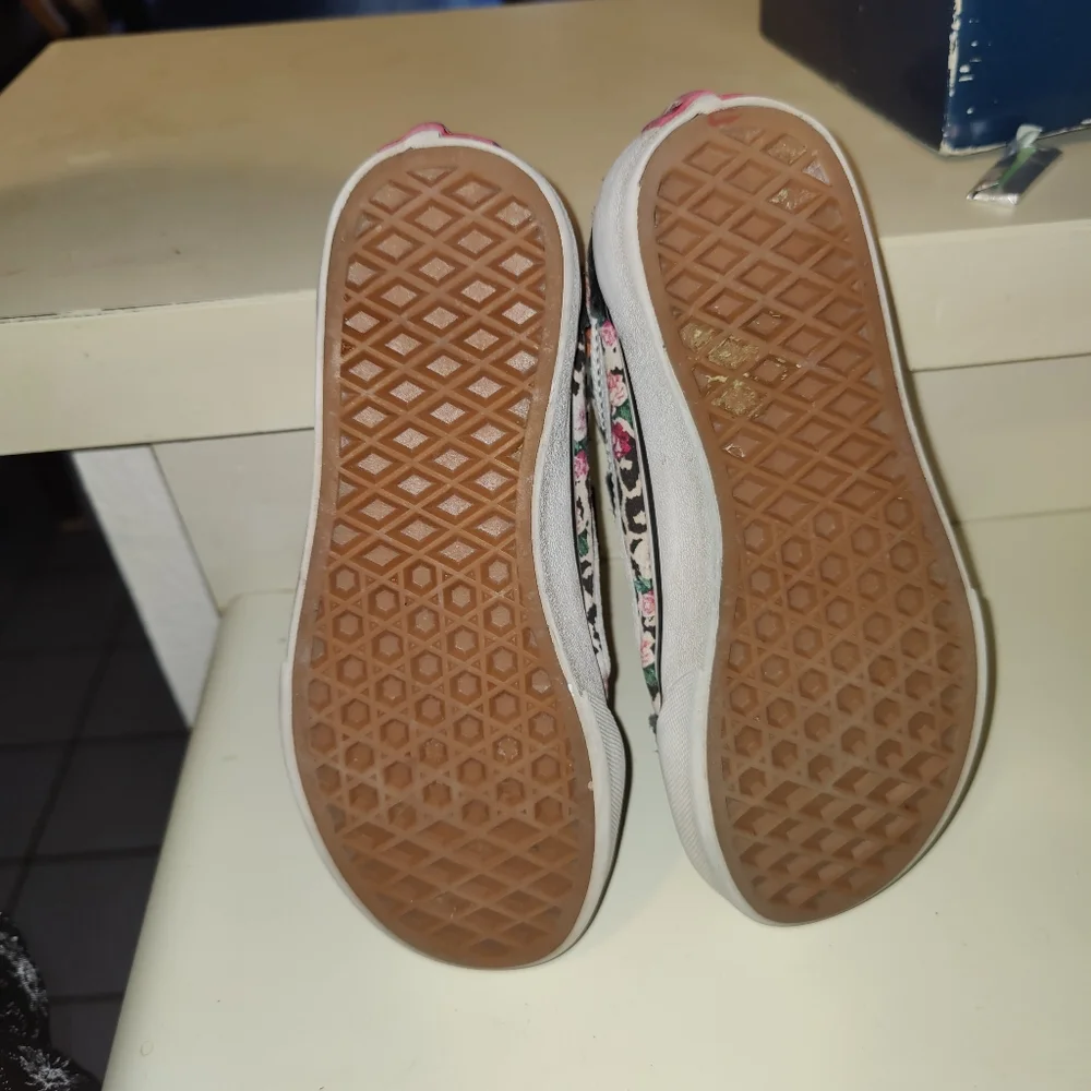Vans girls shoes black and floral print size 1
